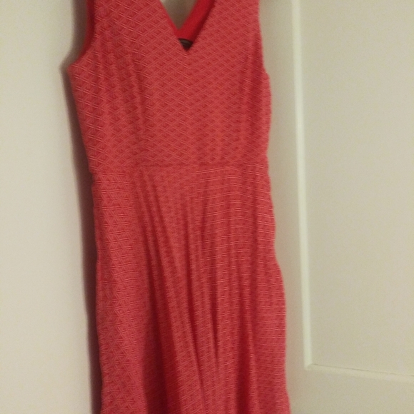 Banana Republic V-Neck Pleated Dress - Picture 3 of 5